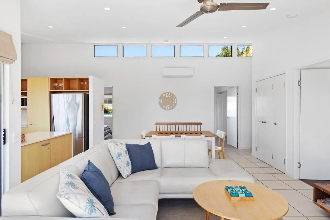 Holiday home Unit 6 Seabreeze Villas Coolum Beach